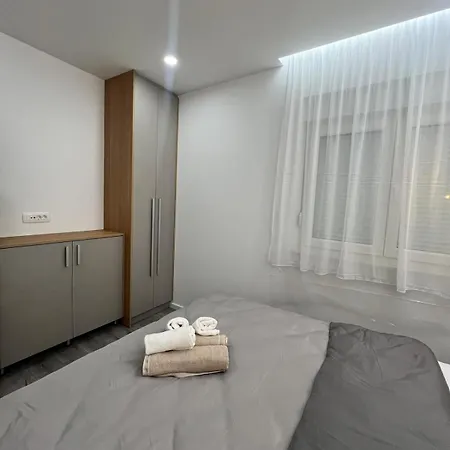 Millie - Cozy With Parking Appartement